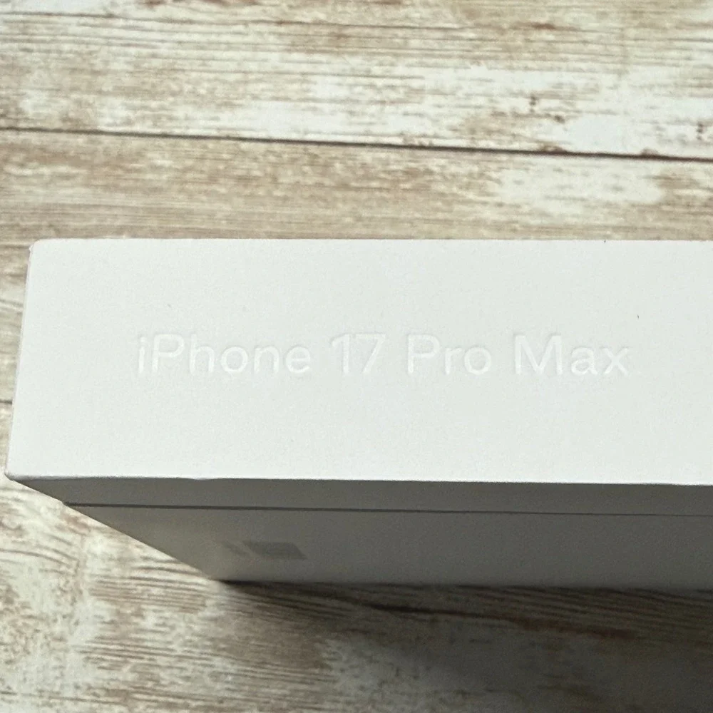 Ghost 2.0 iPhone 17 Pro Max Clear Case Zero Yellowing Orange MagSafe Open Box
